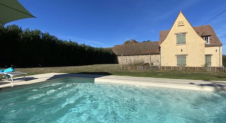 Maison avec piscine et jolie vue en Périgord Noir !