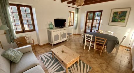 Maison avec piscine et jolie vue en Périgord Noir !