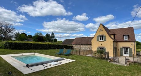 Maison avec piscine et jolie vue en Périgord Noir !
