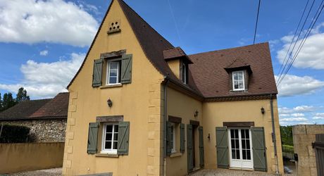 Maison avec piscine et jolie vue en Périgord Noir !