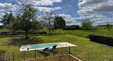 Maison avec piscine et jolie vue en Périgord Noir !