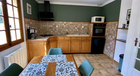 Maison avec piscine et jolie vue en Périgord Noir !