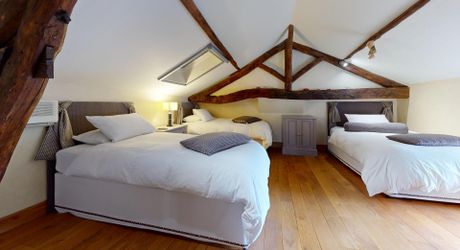 Maison de maître dans coeur de village typique périgourdin