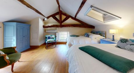 Maison de maître dans coeur de village typique périgourdin