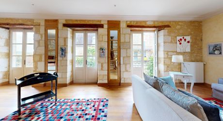 Maison de maître dans coeur de village typique périgourdin