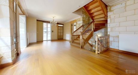 Maison de maître dans coeur de village typique périgourdin