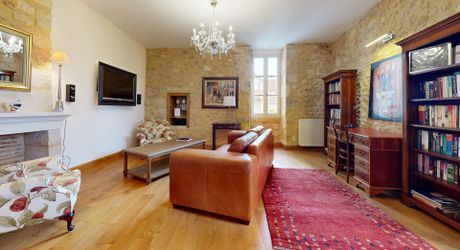 Maison de maître dans coeur de village typique périgourdin