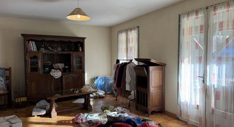 Maison contemporaine à vendre à SARLAT-LA-CANEDA, 104m², 4 chambres, garage, jardin, tout confort. 