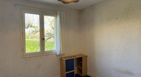 Maison contemporaine à vendre à SARLAT-LA-CANEDA, 104m², 4 chambres, garage, jardin, tout confort. 