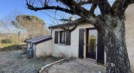 Maison contemporaine à vendre à SARLAT-LA-CANEDA, 104m², 4 chambres, garage, jardin, tout confort. 