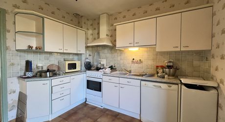 Maison contemporaine à vendre à SARLAT-LA-CANEDA, 104m², 4 chambres, garage, jardin, tout confort. 