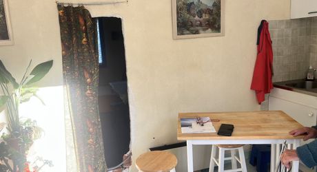 Maison contemporaine à vendre à SARLAT-LA-CANEDA, 104m², 4 chambres, garage, jardin, tout confort. 