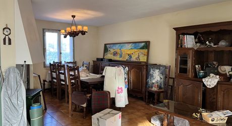 Maison contemporaine à vendre à SARLAT-LA-CANEDA, 104m², 4 chambres, garage, jardin, tout confort. 