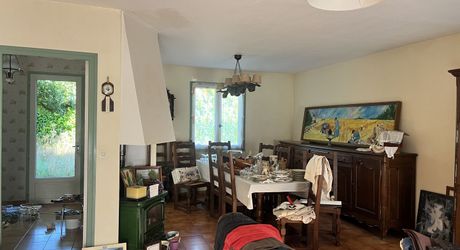 Maison contemporaine à vendre à SARLAT-LA-CANEDA, 104m², 4 chambres, garage, jardin, tout confort. 