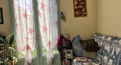 Maison contemporaine à vendre à SARLAT-LA-CANEDA, 104m², 4 chambres, garage, jardin, tout confort. 