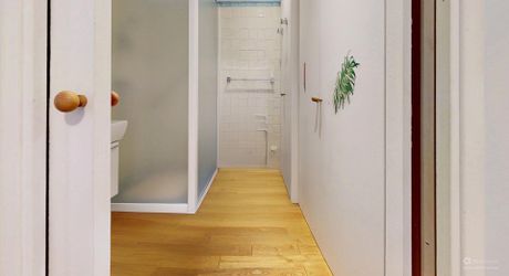  EXCLUSIVITE LABEL PIERRES Appartement belles prestations, résidence calme, plein centre village, parking sécurisé