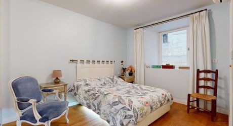  EXCLUSIVITE LABEL PIERRES Appartement belles prestations, résidence calme, plein centre village, parking sécurisé