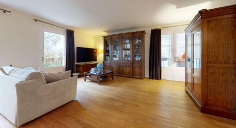  EXCLUSIVITE LABEL PIERRES Appartement belles prestations, résidence calme, plein centre village, parking sécurisé