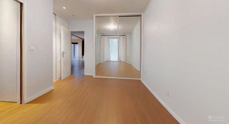  EXCLUSIVITE LABEL PIERRES Appartement belles prestations, résidence calme, plein centre village, parking sécurisé