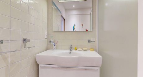  EXCLUSIVITE LABEL PIERRES Appartement belles prestations, résidence calme, plein centre village, parking sécurisé