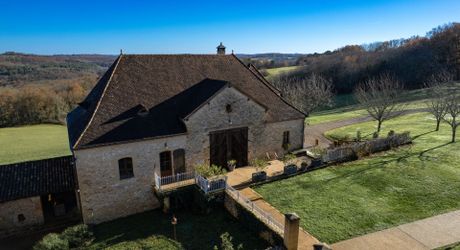 Luxury Estate in Périgord Noir: Stunning Views, Income Potential (Gîte/B&B), Pool, and 67 Acres of Private Land