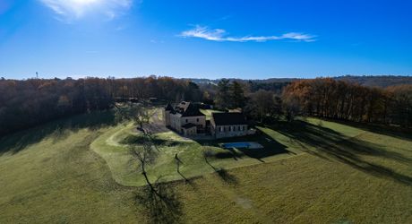Luxury Estate in Périgord Noir: Stunning Views, Income Potential (Gîte/B&B), Pool, and 67 Acres of Private Land