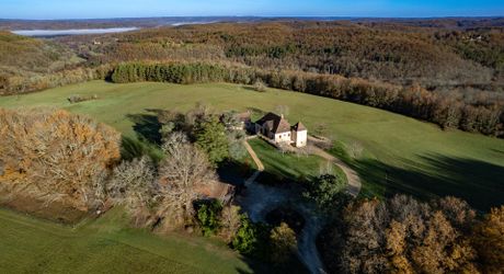 Luxury Estate in Périgord Noir: Stunning Views, Income Potential (Gîte/B&B), Pool, and 67 Acres of Private Land