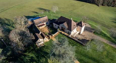 Luxury Estate in Périgord Noir: Stunning Views, Income Potential (Gîte/B&B), Pool, and 67 Acres of Private Land