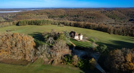 Luxury Estate in Périgord Noir: Stunning Views, Income Potential (Gîte/B&B), Pool, and 67 Acres of Private Land