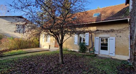 Maison individuelle 96m2, 3 chambres, Jardinet clos, non loin des commerces