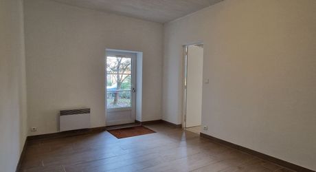 Maison individuelle 96m2, 3 chambres, Jardinet clos, non loin des commerces