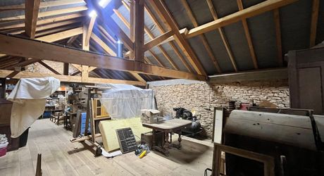 Maison très belle vue, 3 chambres, un bureau, piscine et nombreuses dépendances. Visite virtuelle sur demande