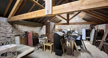 Maison très belle vue, 3 chambres, un bureau, piscine et nombreuses dépendances. Visite virtuelle sur demande