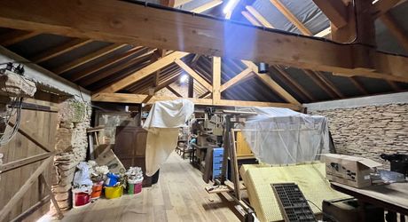 Maison très belle vue, 3 chambres, un bureau, piscine et nombreuses dépendances. Visite virtuelle sur demande