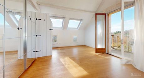 Maison très belle vue, 3 chambres, un bureau, piscine et nombreuses dépendances. Visite virtuelle sur demande