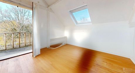 Maison très belle vue, 3 chambres, un bureau, piscine et nombreuses dépendances. Visite virtuelle sur demande