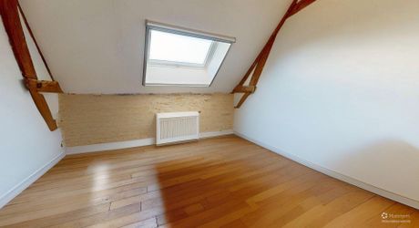 Maison très belle vue, 3 chambres, un bureau, piscine et nombreuses dépendances. Visite virtuelle sur demande