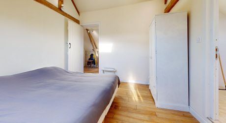 Maison très belle vue, 3 chambres, un bureau, piscine et nombreuses dépendances. Visite virtuelle sur demande