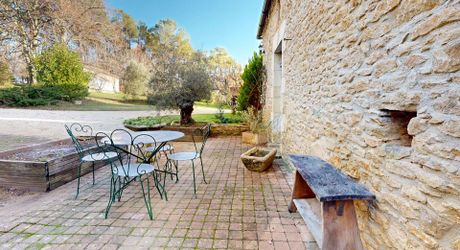 Maison très belle vue, 3 chambres, un bureau, piscine et nombreuses dépendances. Visite virtuelle sur demande