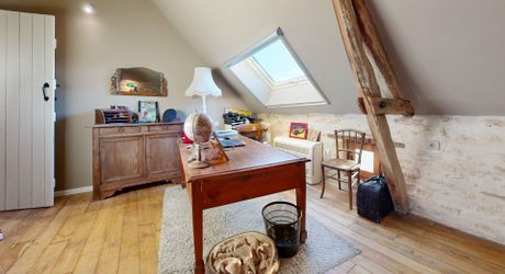 Maison très belle vue, 3 chambres, un bureau, piscine et nombreuses dépendances. Visite virtuelle sur demande