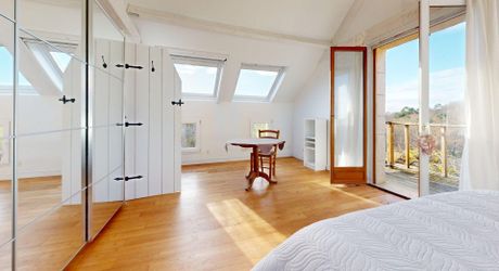 Maison très belle vue, 3 chambres, un bureau, piscine et nombreuses dépendances. Visite virtuelle sur demande