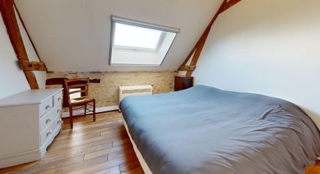 Maison très belle vue, 3 chambres, un bureau, piscine et nombreuses dépendances. Visite virtuelle sur demande