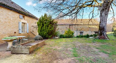 Maison très belle vue, 3 chambres, un bureau, piscine et nombreuses dépendances. Visite virtuelle sur demande