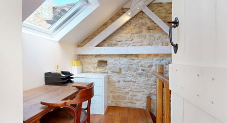 Maison très belle vue, 3 chambres, un bureau, piscine et nombreuses dépendances. Visite virtuelle sur demande