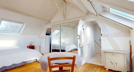 Maison très belle vue, 3 chambres, un bureau, piscine et nombreuses dépendances. Visite virtuelle sur demande