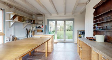 Maison très belle vue, 3 chambres, un bureau, piscine et nombreuses dépendances. Visite virtuelle sur demande