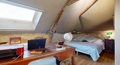 Maison très belle vue, 3 chambres, un bureau, piscine et nombreuses dépendances. Visite virtuelle sur demande