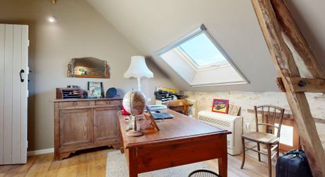 Maison très belle vue, 3 chambres, un bureau, piscine et nombreuses dépendances. Visite virtuelle sur demande