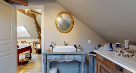 Maison très belle vue, 3 chambres, un bureau, piscine et nombreuses dépendances. Visite virtuelle sur demande