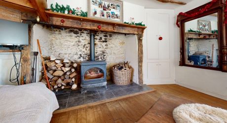 Maison très belle vue, 3 chambres, un bureau, piscine et nombreuses dépendances. Visite virtuelle sur demande